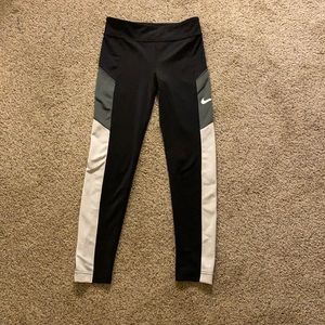 Nike girls medium leggings